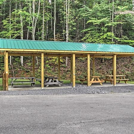 Sevierville Cabin With Hot Tub, Views And Pool Access! エクステリア 写真
