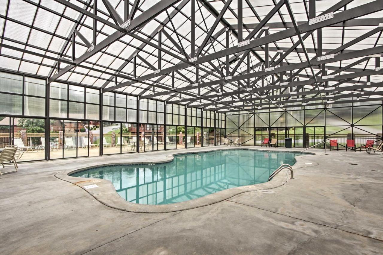 Sevierville Cabin With Hot Tub, Views And Pool Access! エクステリア 写真