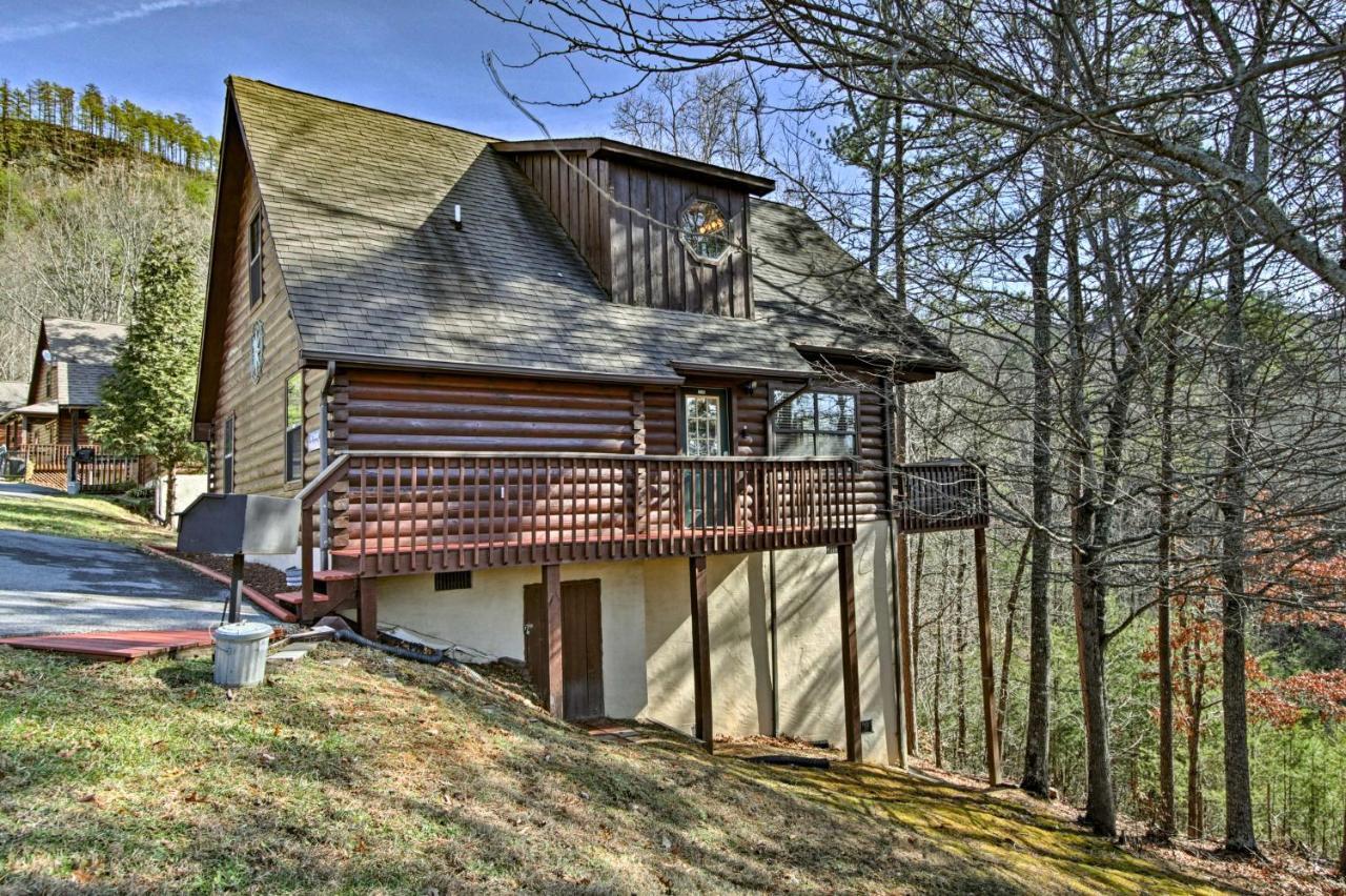 Sevierville Cabin With Hot Tub, Views And Pool Access! エクステリア 写真