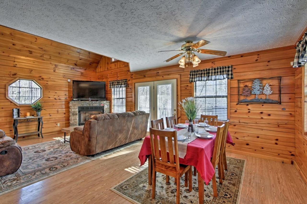 Sevierville Cabin With Hot Tub, Views And Pool Access! エクステリア 写真