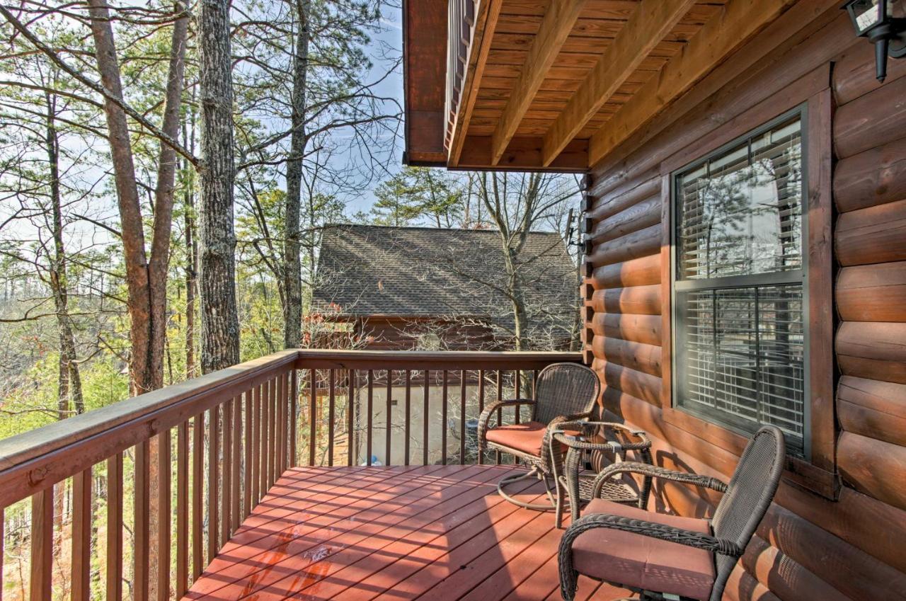 Sevierville Cabin With Hot Tub, Views And Pool Access! エクステリア 写真