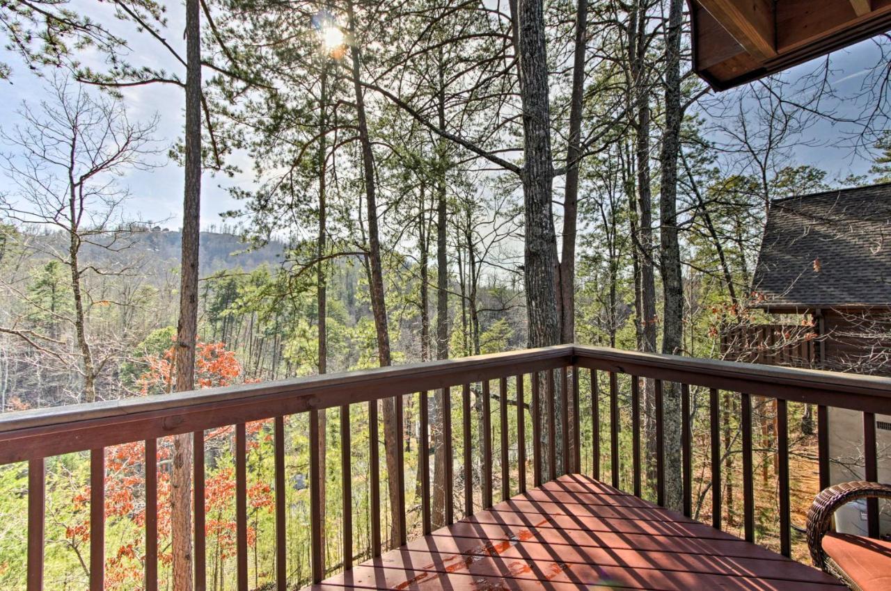 Sevierville Cabin With Hot Tub, Views And Pool Access! エクステリア 写真