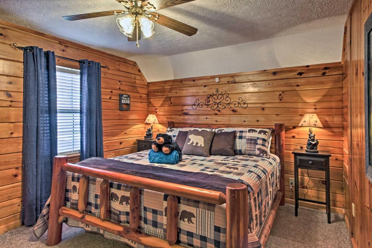 Sevierville Cabin With Hot Tub, Views And Pool Access! エクステリア 写真