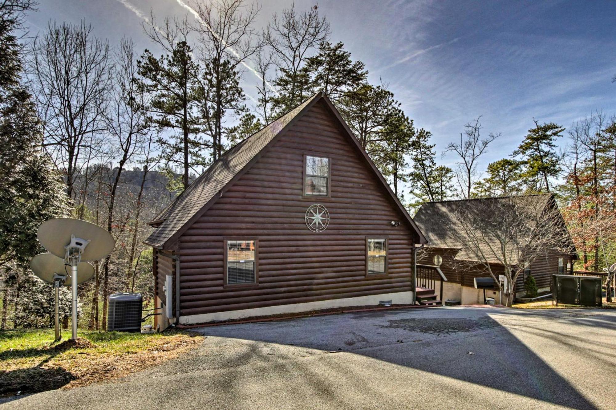 Sevierville Cabin With Hot Tub, Views And Pool Access! エクステリア 写真