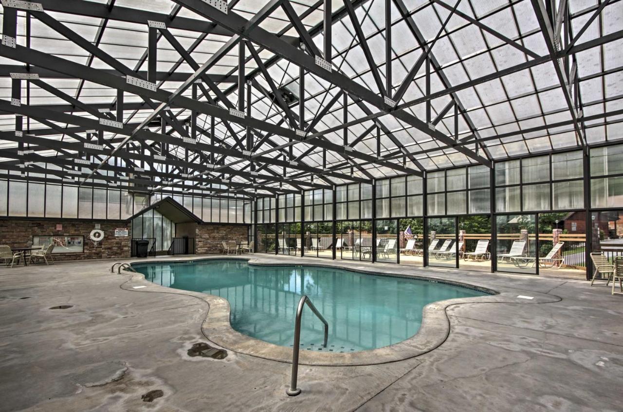 Sevierville Cabin With Hot Tub, Views And Pool Access! エクステリア 写真