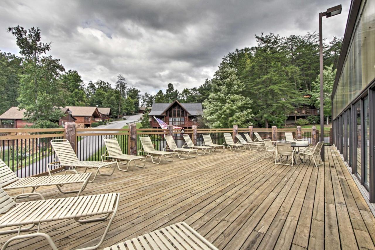 Sevierville Cabin With Hot Tub, Views And Pool Access! エクステリア 写真