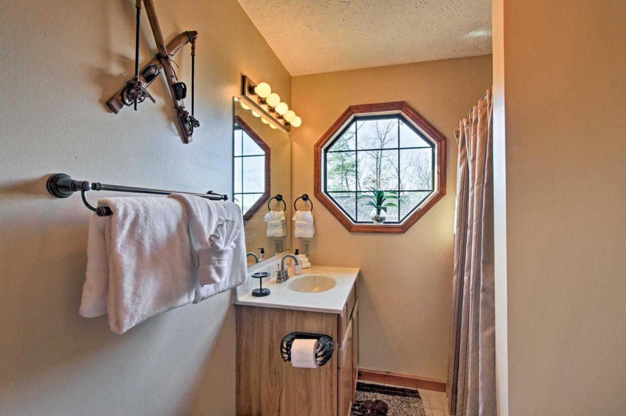 Sevierville Cabin With Hot Tub, Views And Pool Access! エクステリア 写真